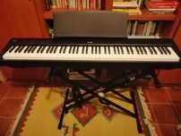 Piano digital Kawai ES110, muito pouco uso, com suporte e pedal