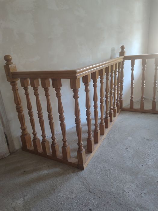 Продам балясини дубові.