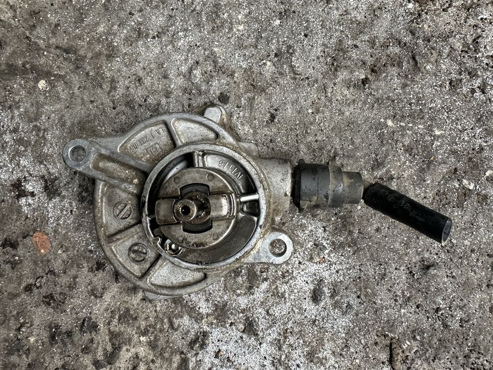 Вакуумный насос 2.2 cdi OM 646 Mercedes Sprinter, Vito, Viano, E 211