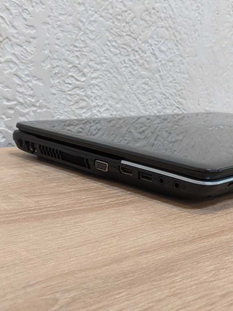 Acer 15.6/Core i3 3110m/Nvidia/Бат 1год/Хороший стан/SSD+HDD/RAM 8gb/
