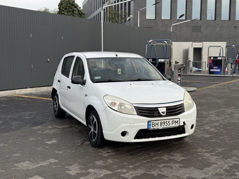 Dacia Renault sandero 1.4 mpi  2009