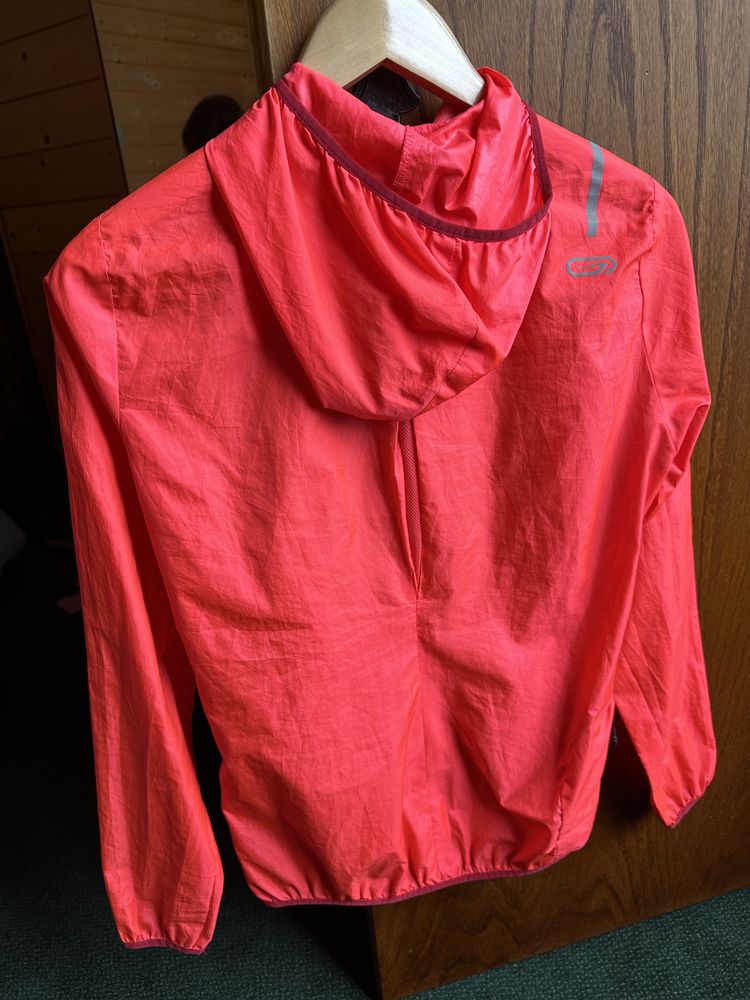 Спортивная куртка ветровка розовая