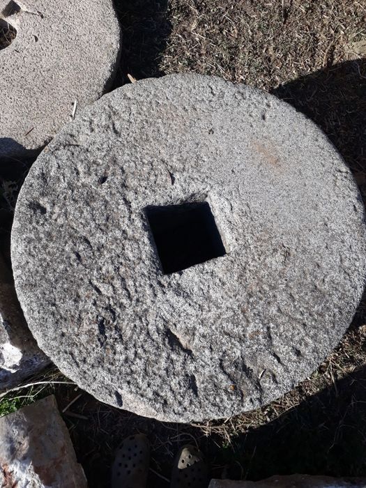 Mós em granito antigas