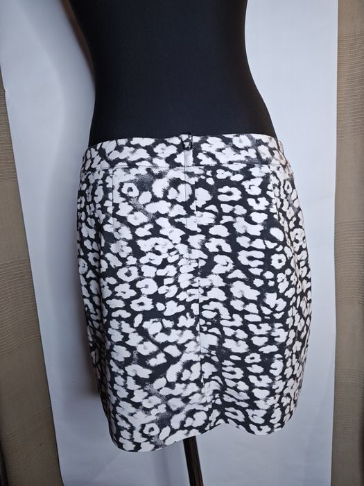 Marmurkowa spódnica mini w plamki - idealna do stylizacji casual /Boho