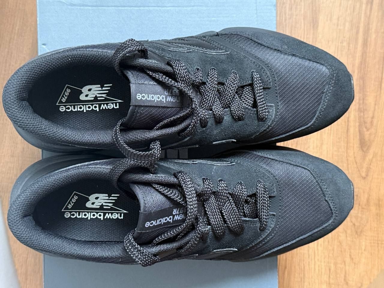 Sprzedam buty New Balance U997