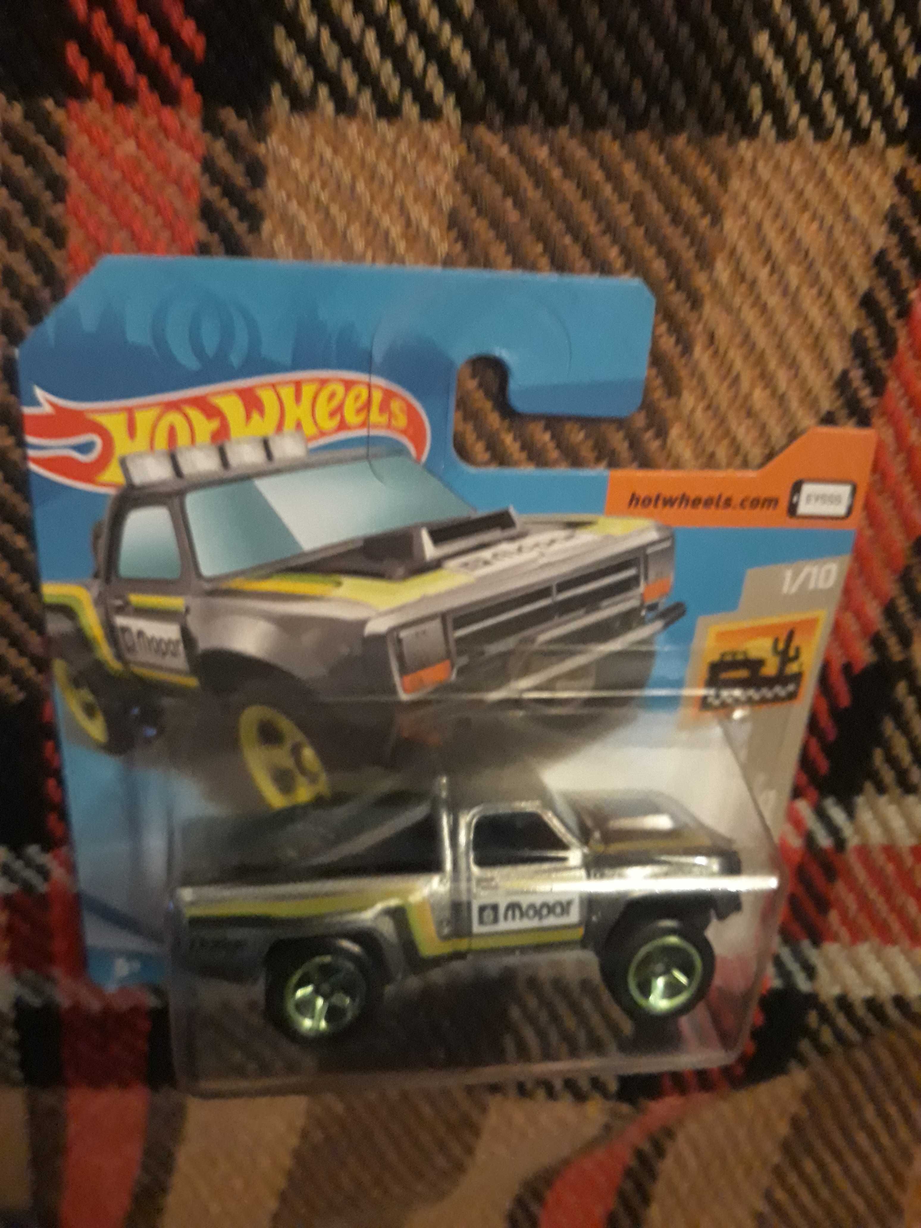 Hot Wheels Dodge D100 Baja Blazers