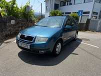 Skoda Fabia impecável com poucos km