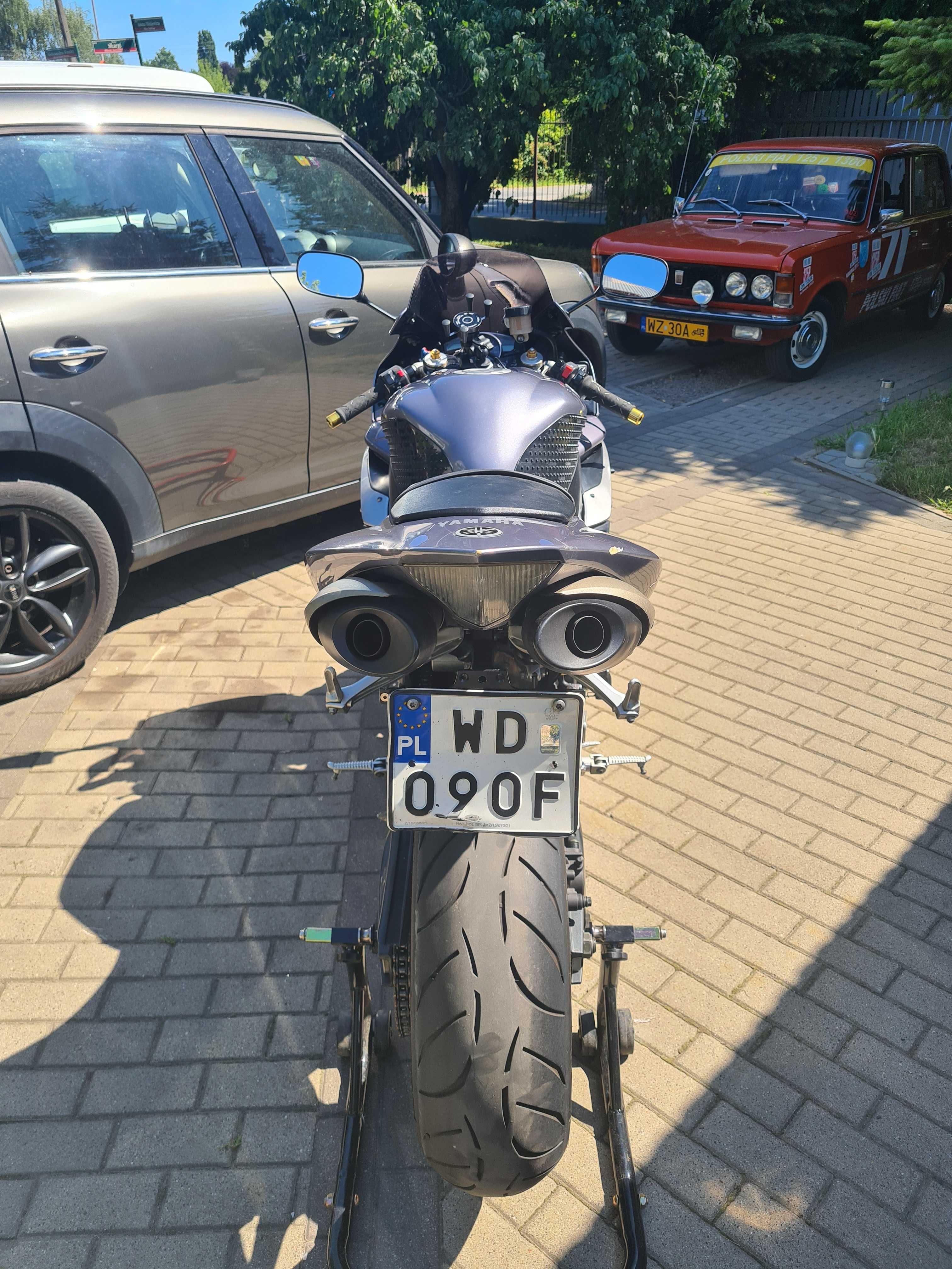 Yamaha R1 RN12 2005r