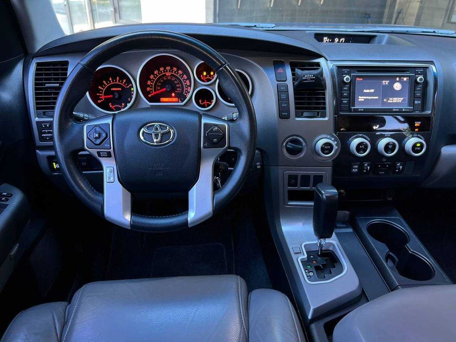 Toyota Sequoia 2016