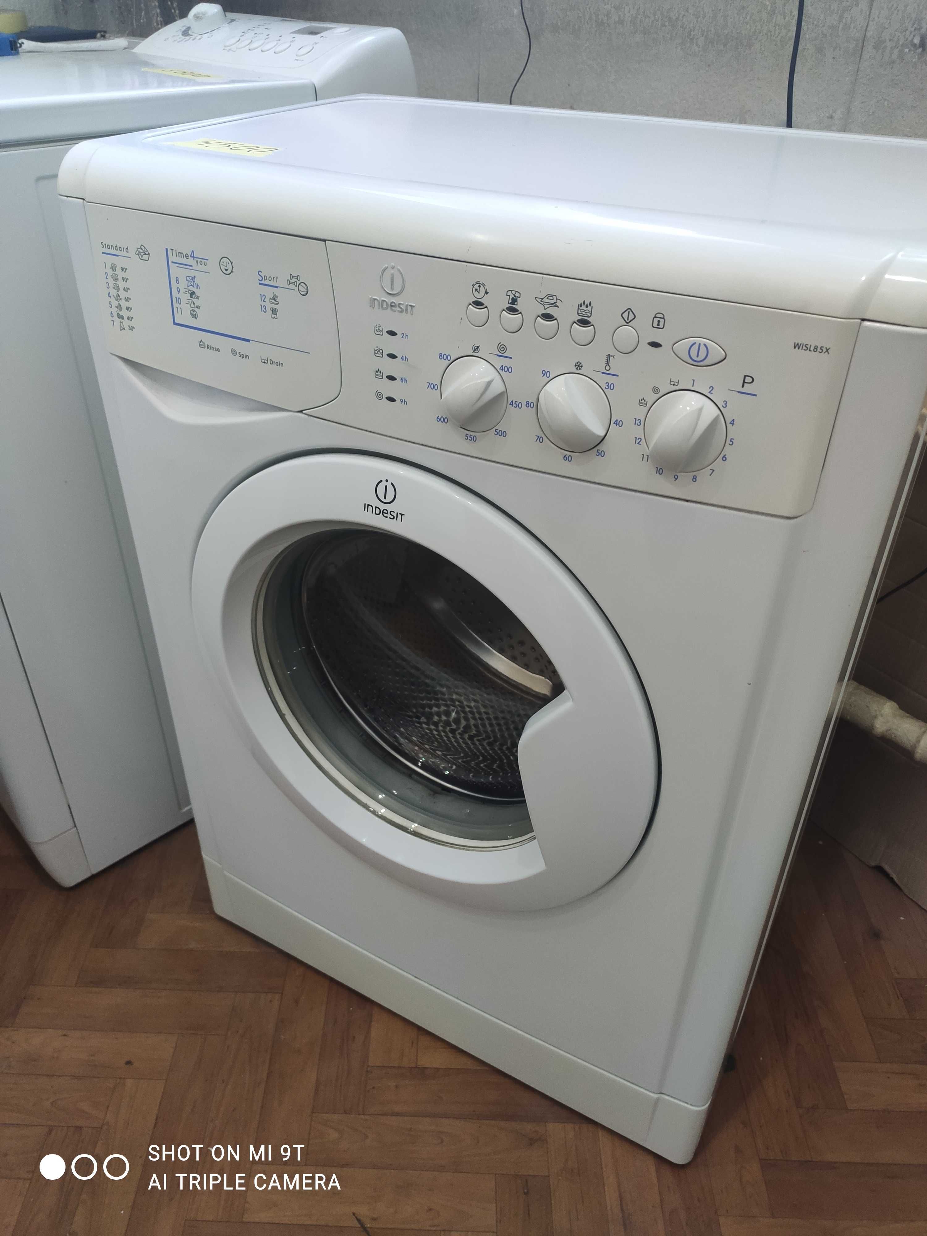 Стиральная машина Indesit WISL 85  КИЕВ