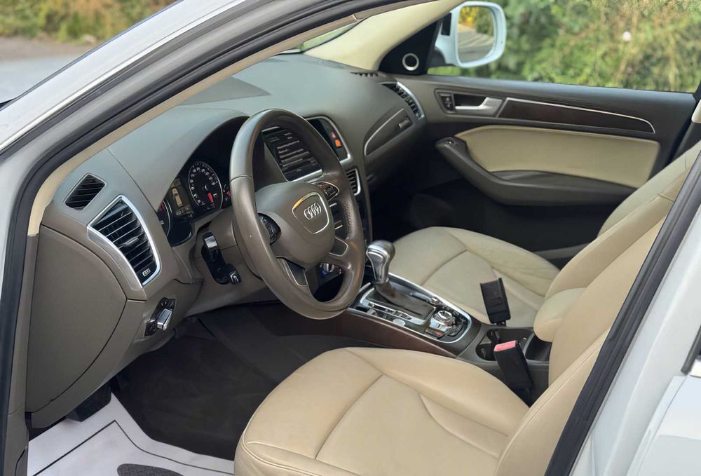 Audi Q5      2015