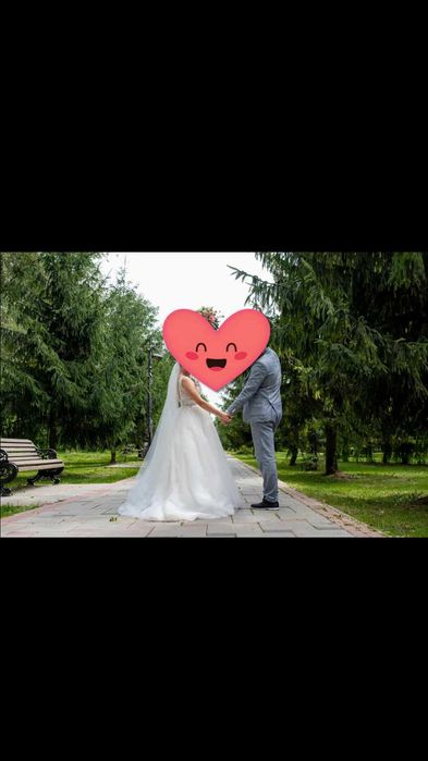 Прекрасна Весільна сукня