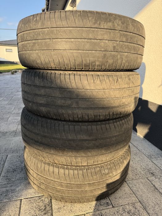 Шини  235/65 R16c  Michelin