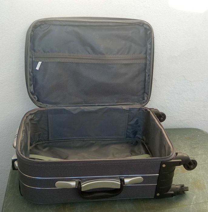 Mala de viagem com rodas (troley)