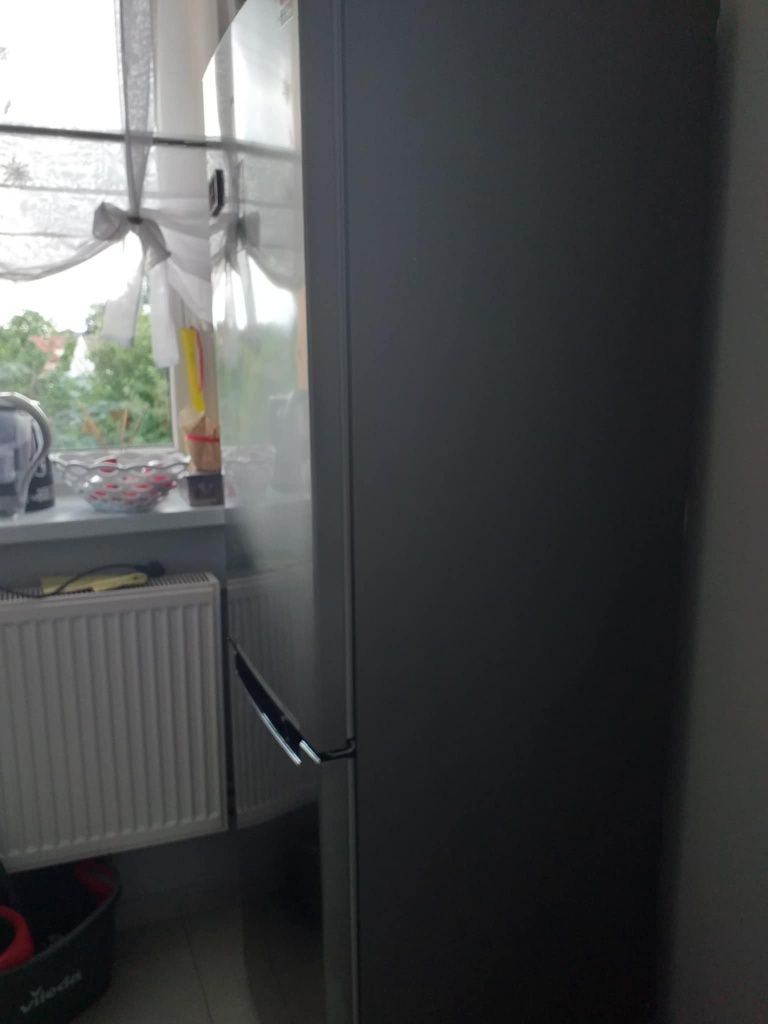 Lodówka no Frost wys.  186cm