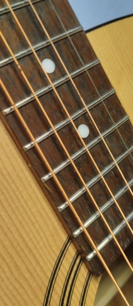 Продам электроакустическую гитару Cort ad 810