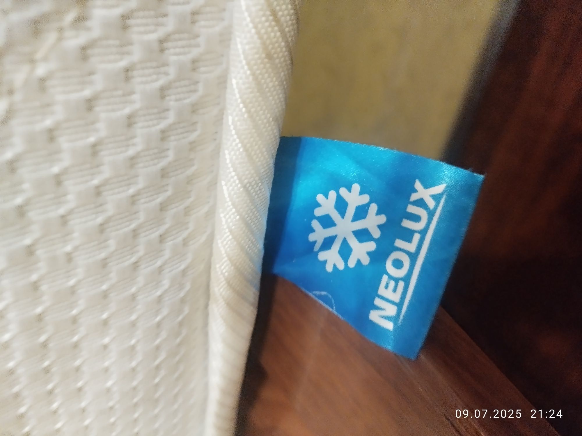 Продам односпальну кровать