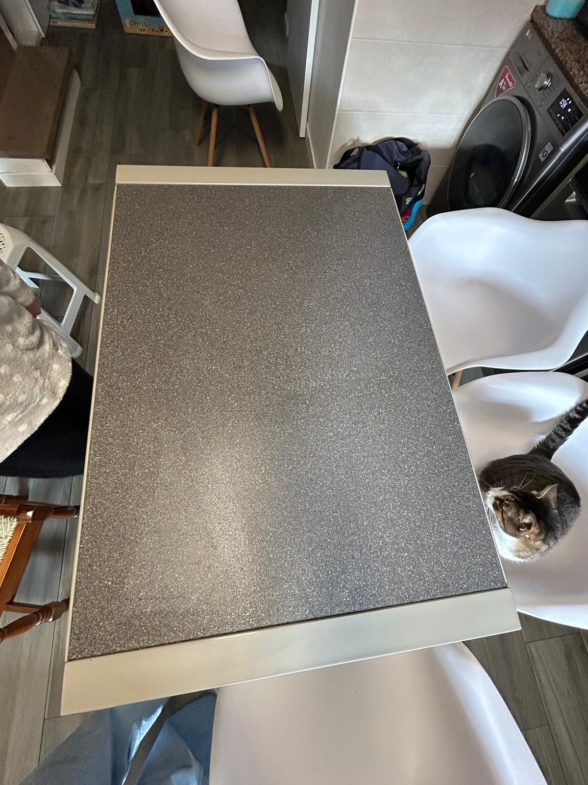 Mesa cozinha com cadeiras