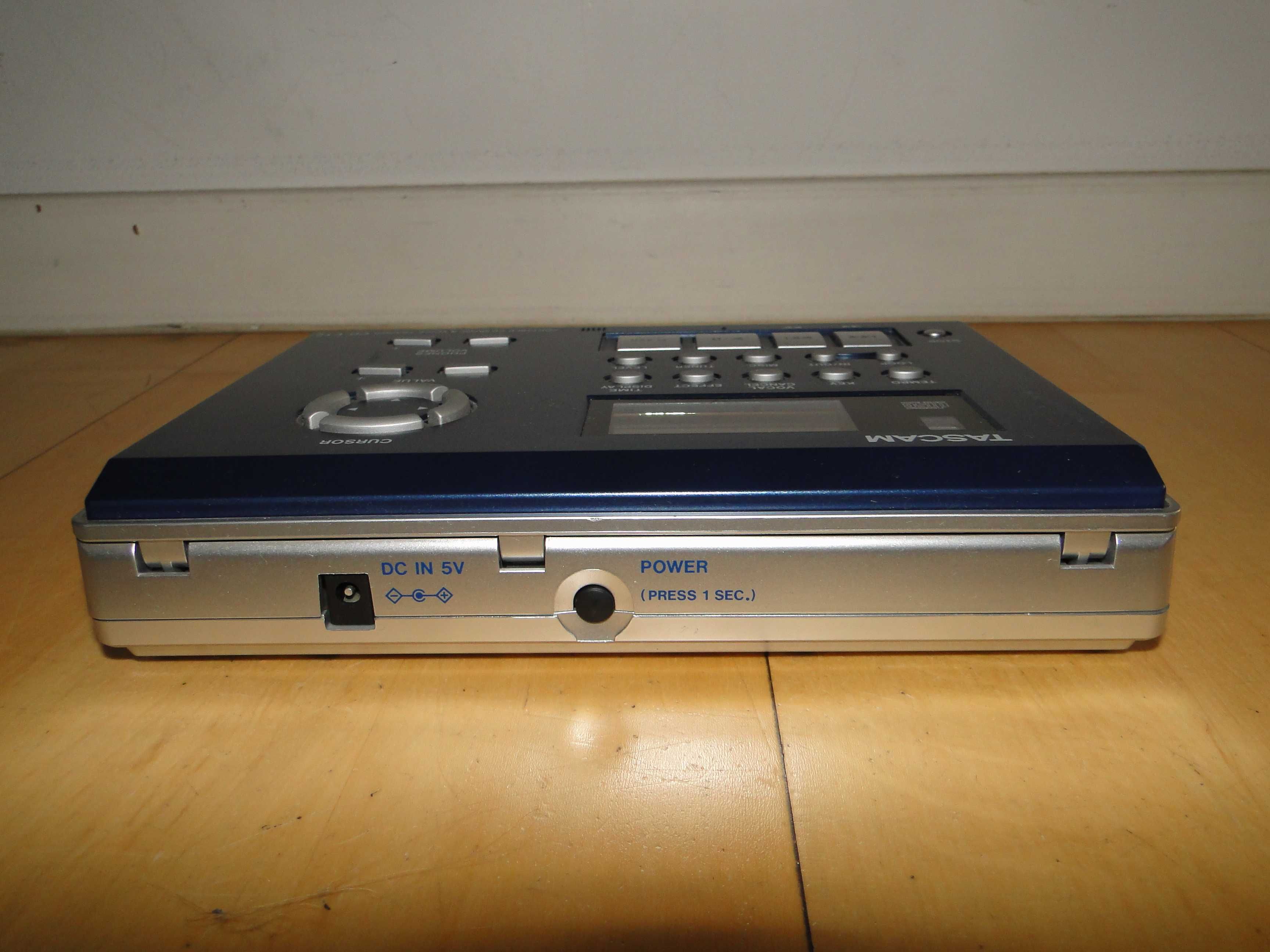 Trenażer Wokalno Instrumentalny Efekt Odtwarzacz CD TASCAM CD-VT2