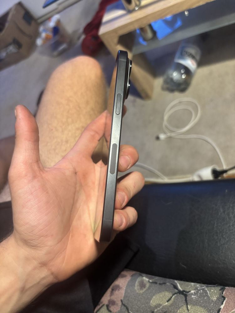 Iphone 15 pro max zablokowany na części w całości
