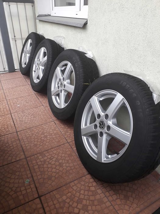 Opony zimowe 195/65 R15 na aluminiowych felgach