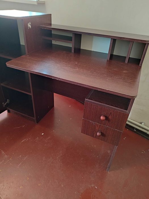 Стіл учнівський/ шафа для речей