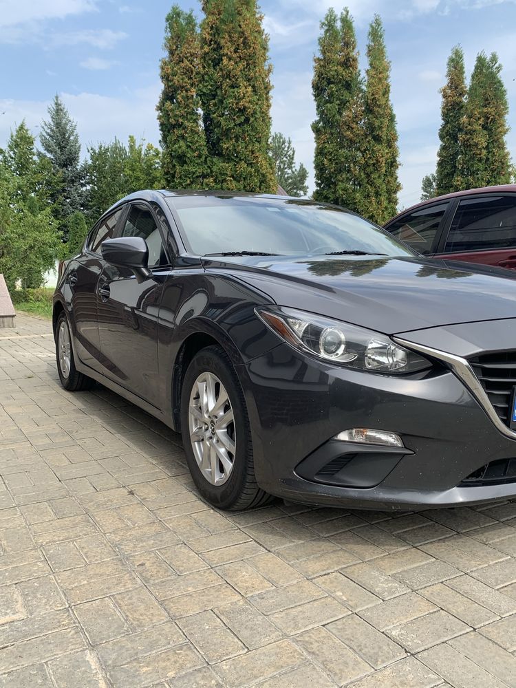 MAZDA 3 2015 року