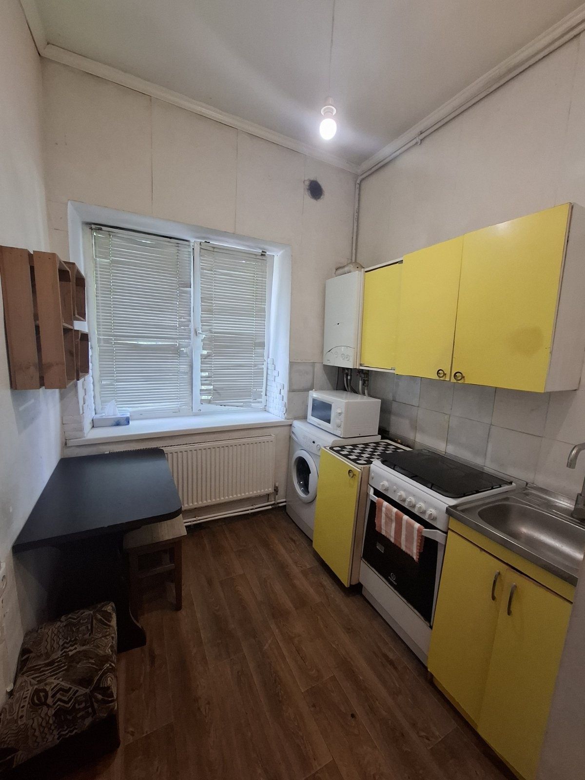 Продам 1ком. на пр.Петровского, 1/3эт.,автономка, 16000у.е.