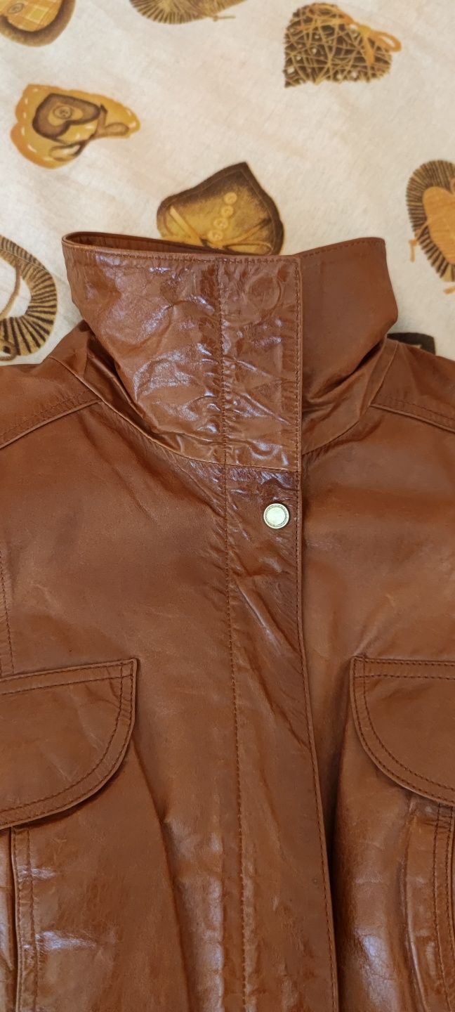 Женская кожаная куртка размер S или 42 в отличном состоянии
