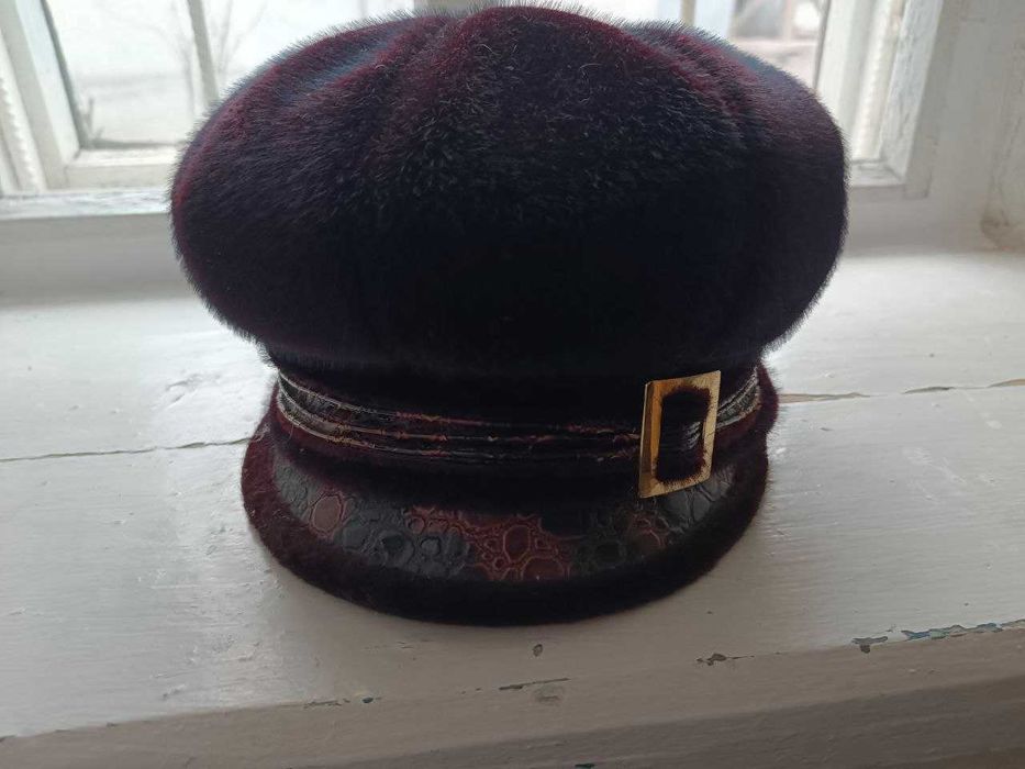 Шапка женская красивая
