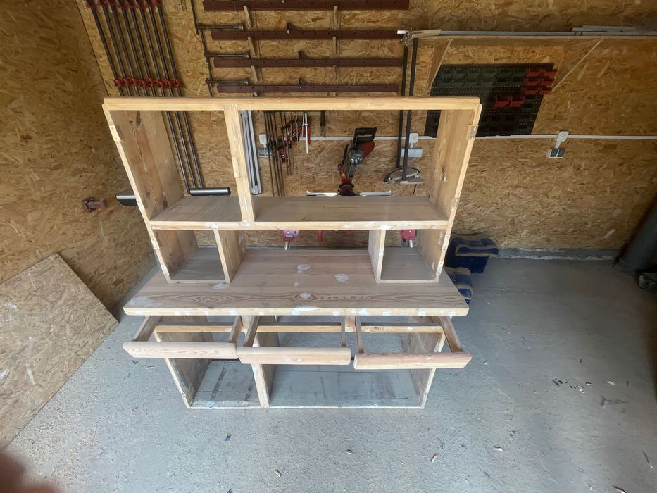 Kredens PRL do dalszej renowacji