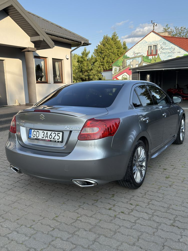 Suzuki Kizashi 4x4 automat CVT 2010r