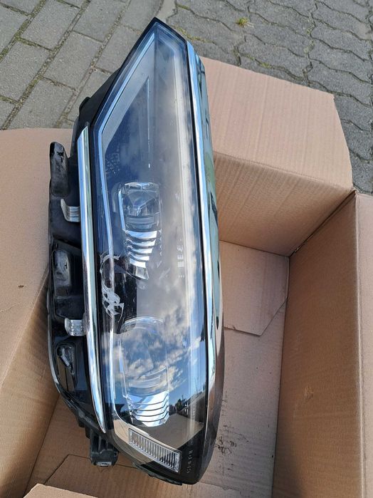 Reflektor diodowy z Matrix-Beam lewy