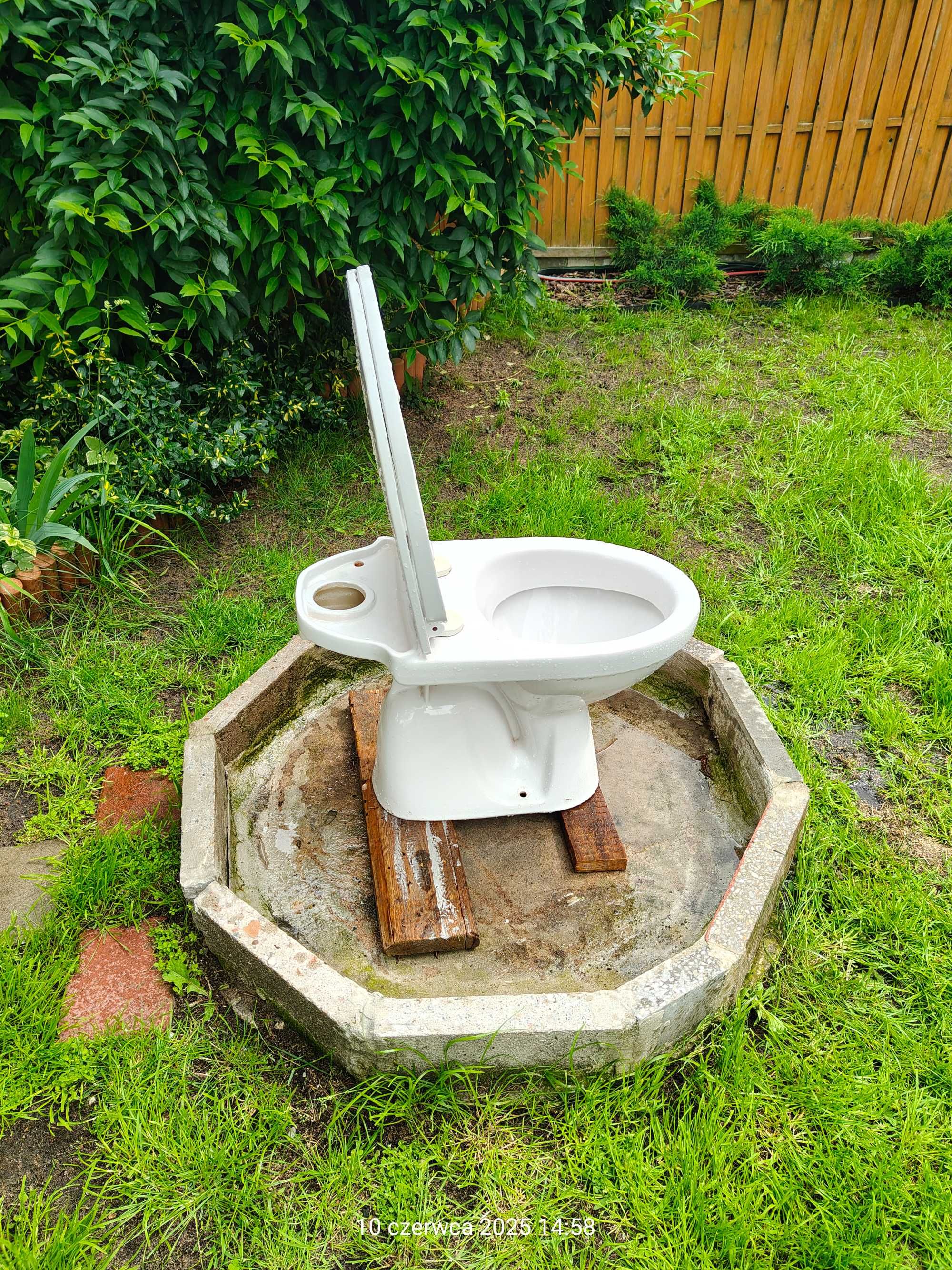 Muszla ustępowa WC