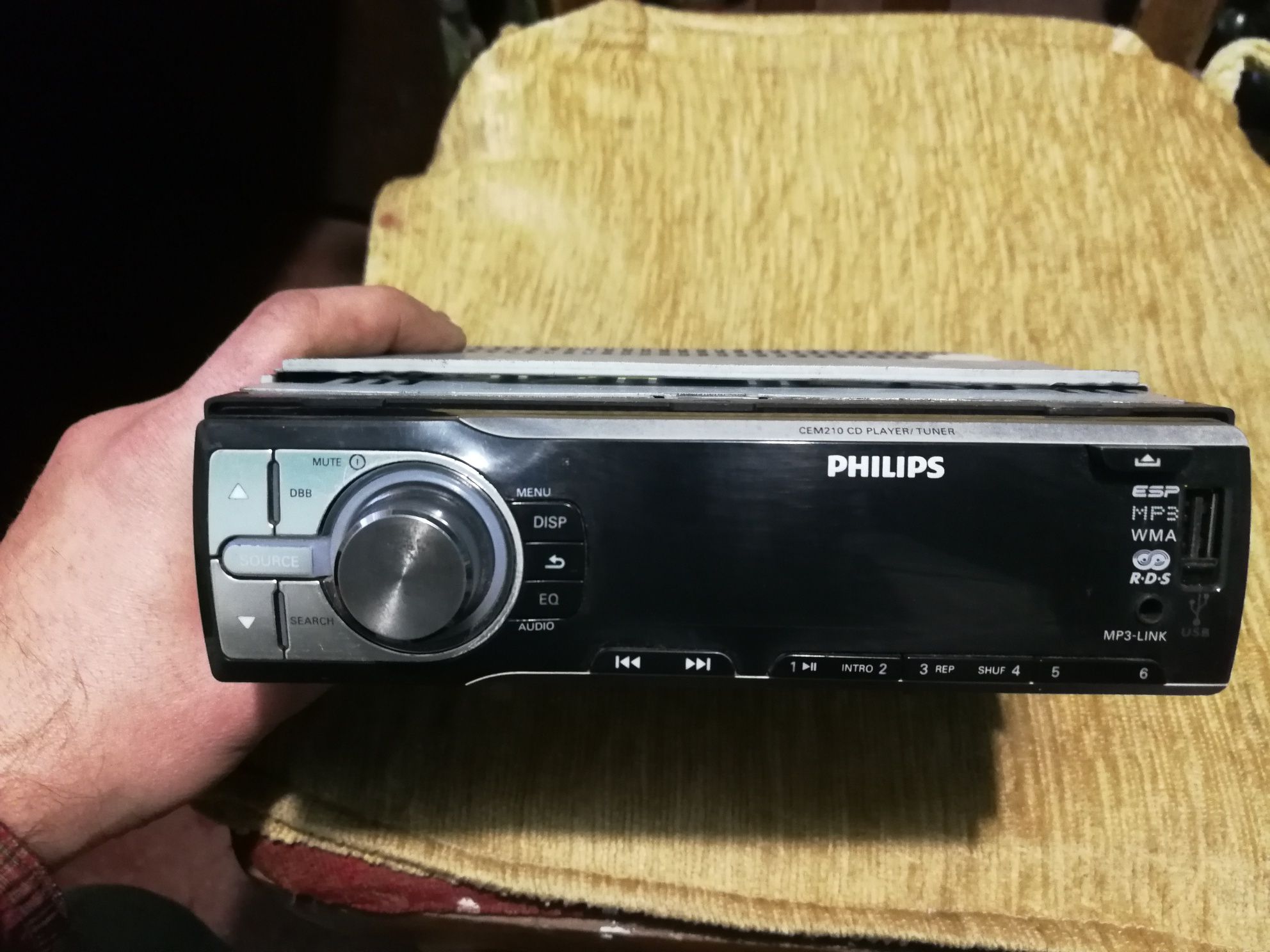 Автомагнітола Philips CEM210/98