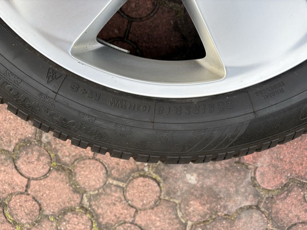 4 koła z oponami zimowymi Audi