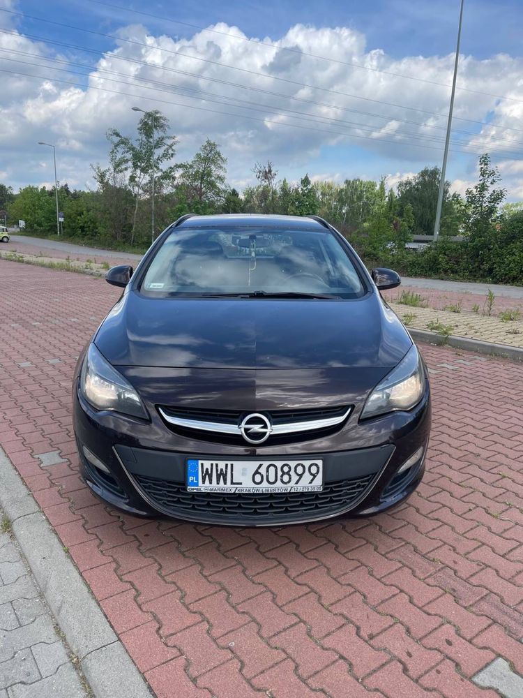 Sprzedam Opel Astra J 1.4 gas/benzyna