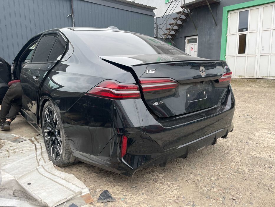BMW i5 G60 G61 M60 M-Pack sport eDrive40 БМВ і5 м60 г60 електро Європа