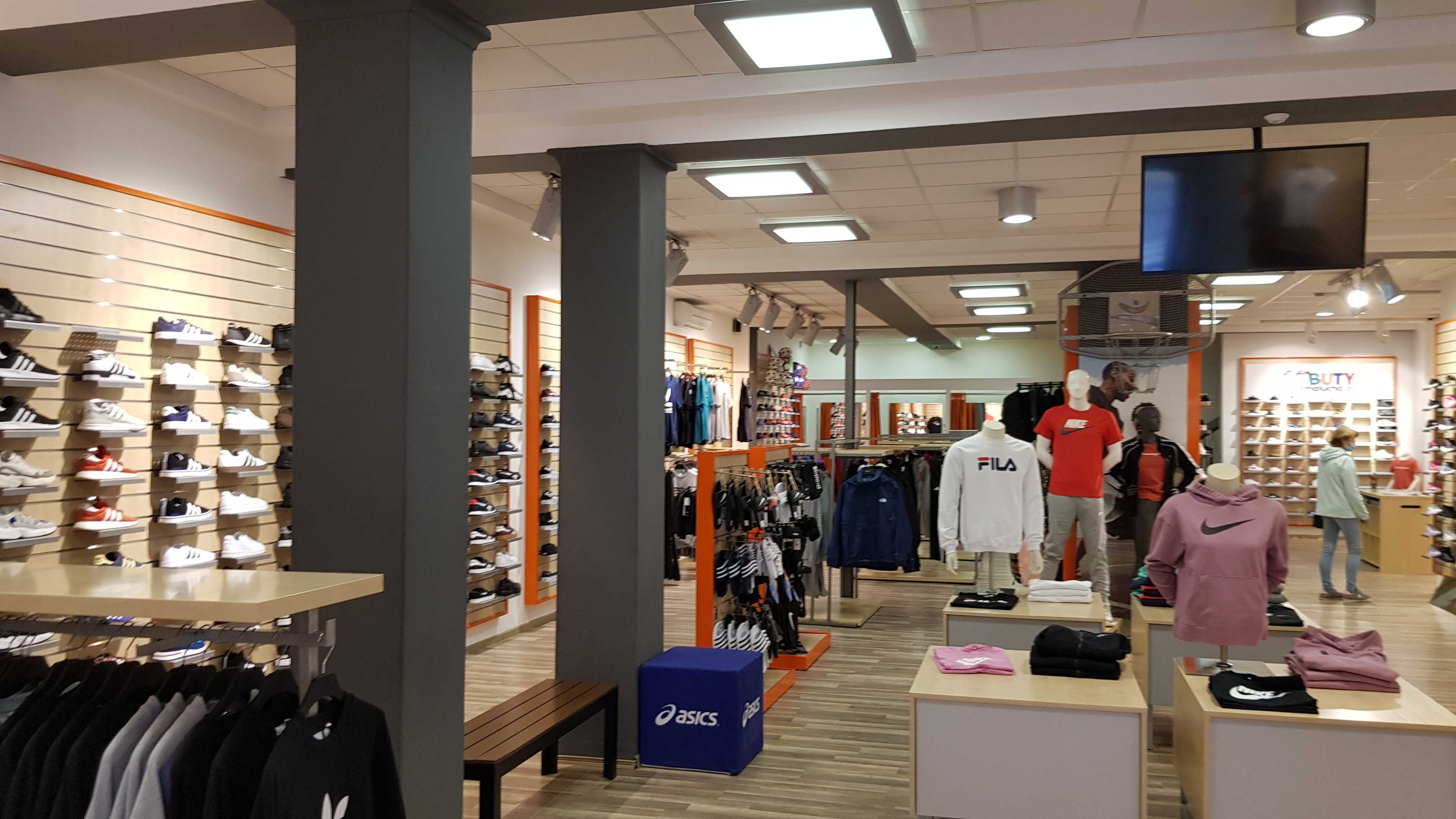 Lokal w samym  centrum Mrągowa -2450 zł. za m2