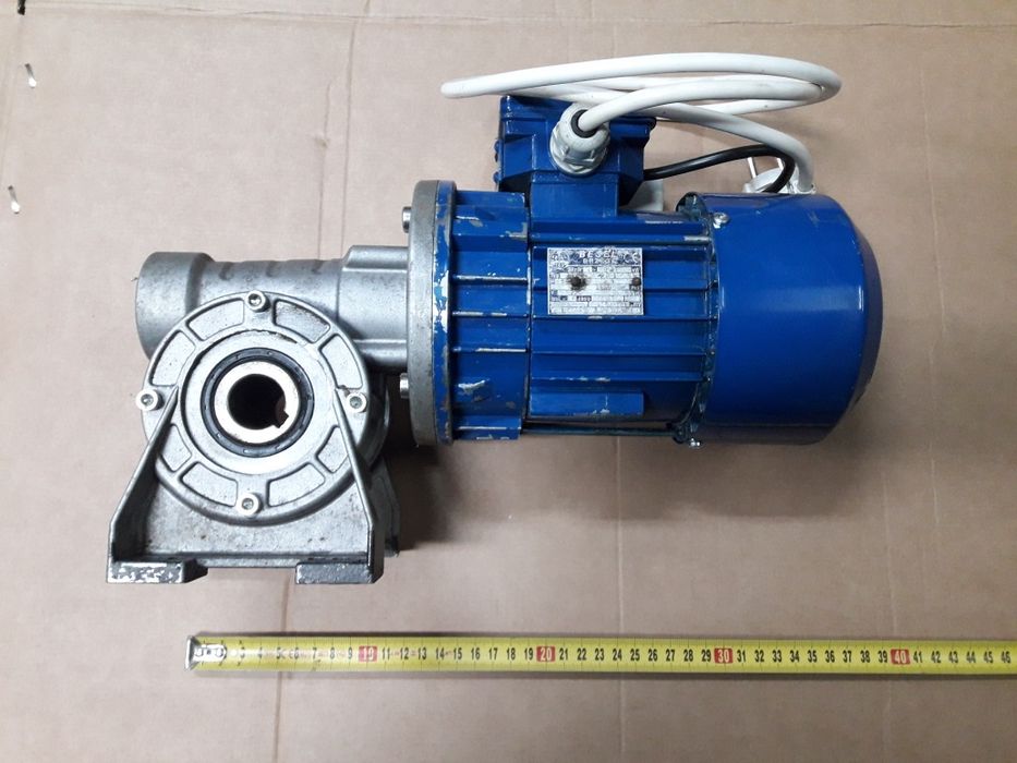 Motoreduktor jednofazowy 230v 0.37kw 71 obrotów
