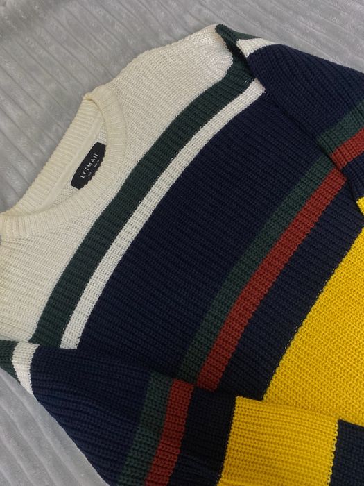 Camisola da marca Lefties - Tamanho S