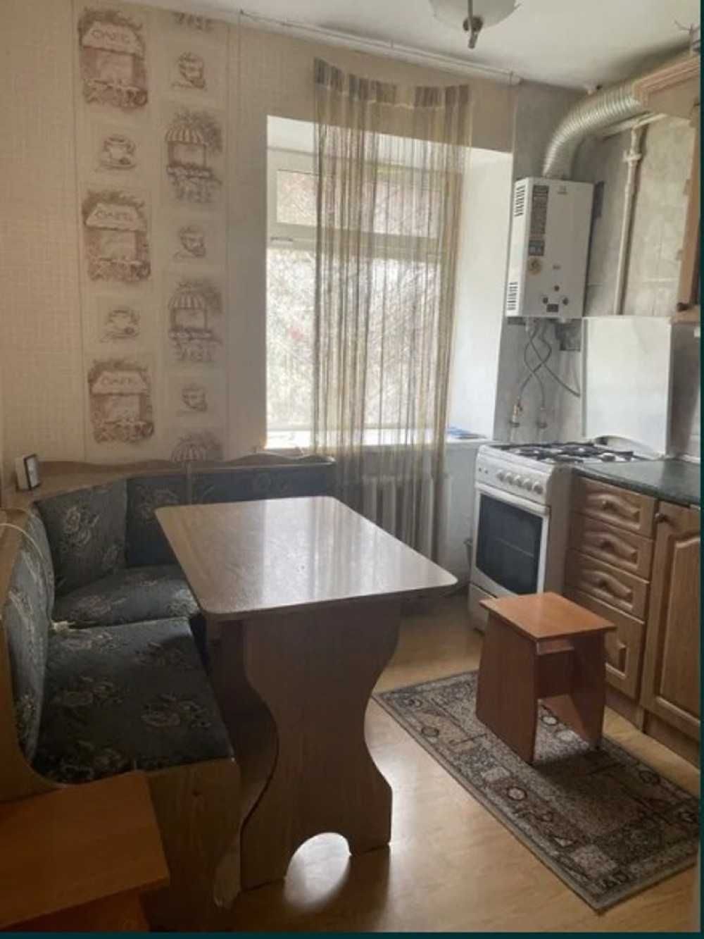 Продам 2 комнатную квартиру с балконом на пр. Шевченко