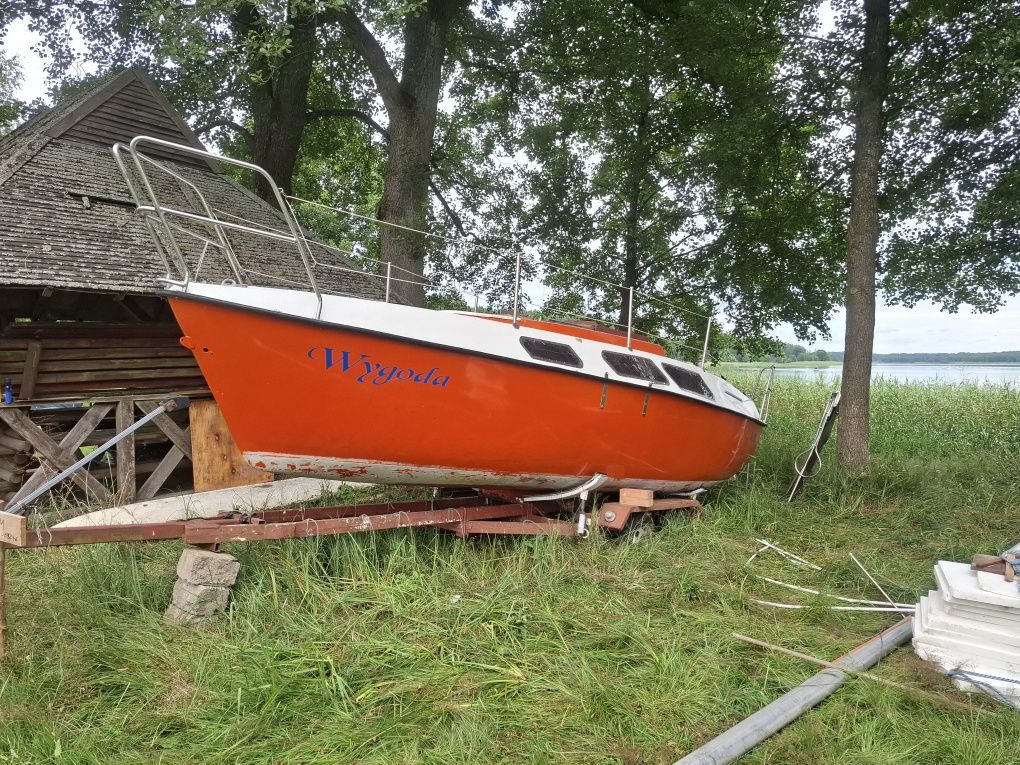 Łódź jacht żaglowka Mak 707