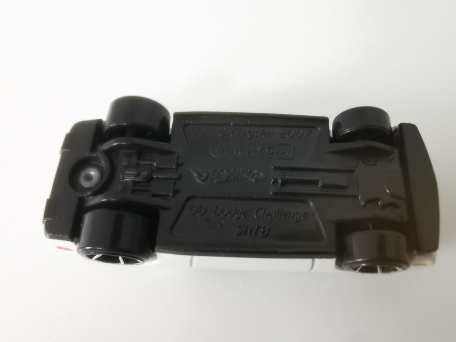 Hot Wheels Resorak Dodge Challenger SRT8 '08