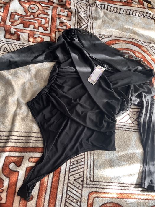 новий боді від boohoo