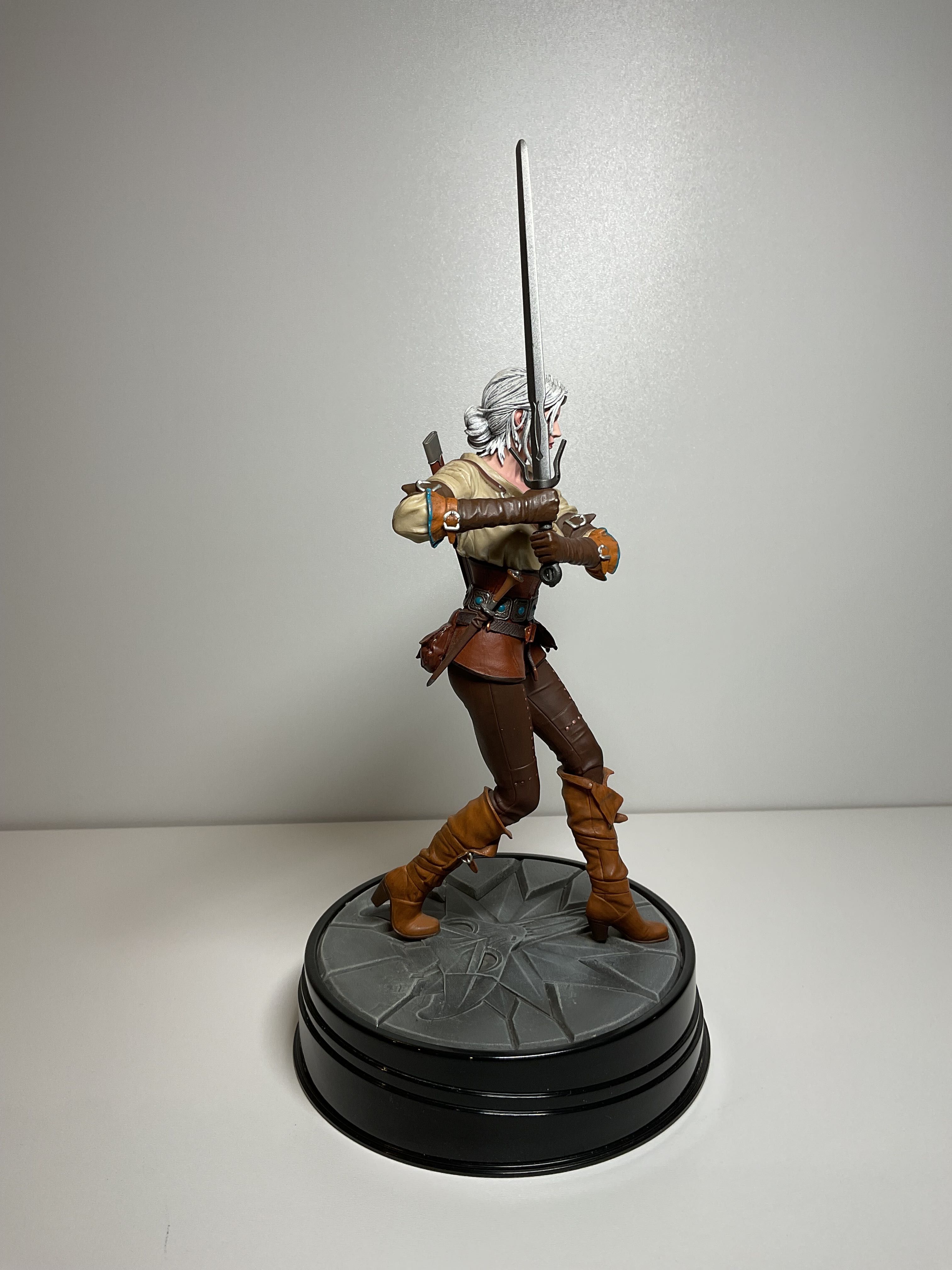 Figurka CIRI Wiedźmin III Dziki Gon Witcher 3 Dark Horse CZYTAJ p-100