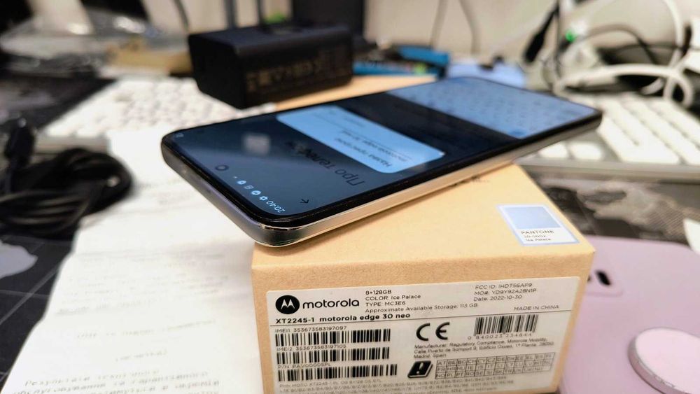 Motorola edge 30 neo 8/125GB + 6 Чохлів + Повний комплект не Samsung