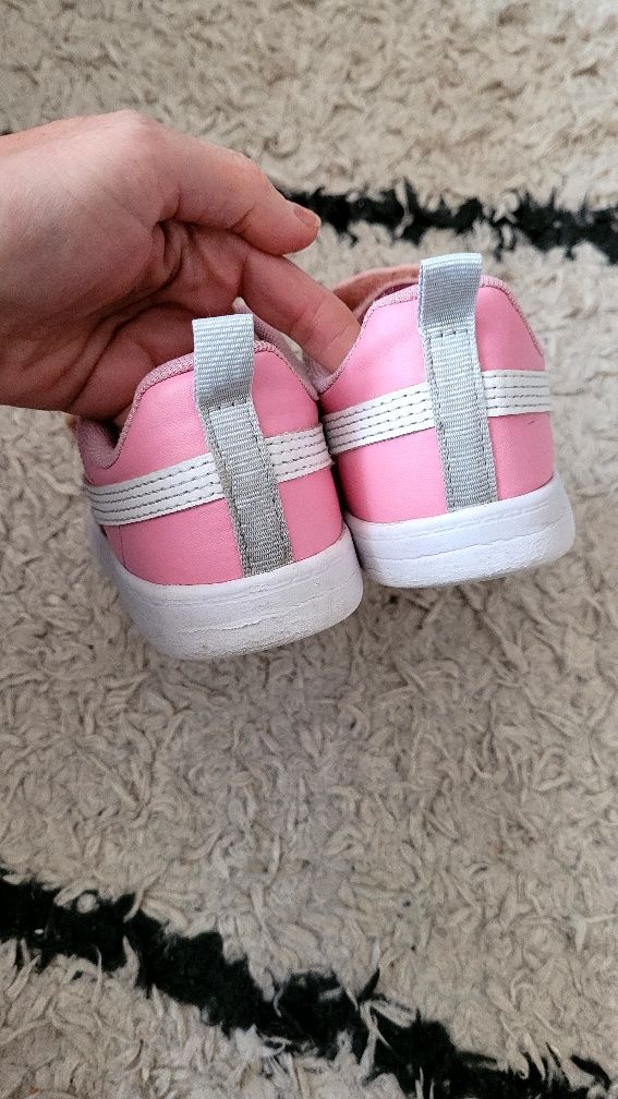 Кросівки для дівчинки Puma 26р