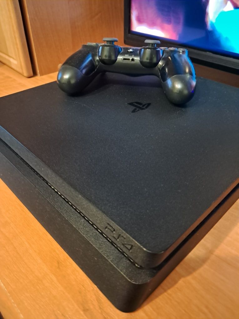 Play Station Slim 4 1 TB з одним контролером