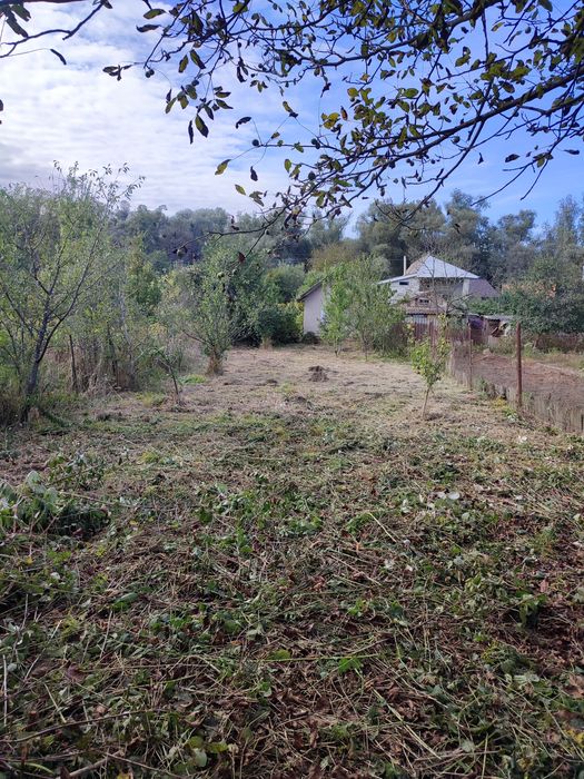 Продаж ділянка та дачний будинок вул.Набережна